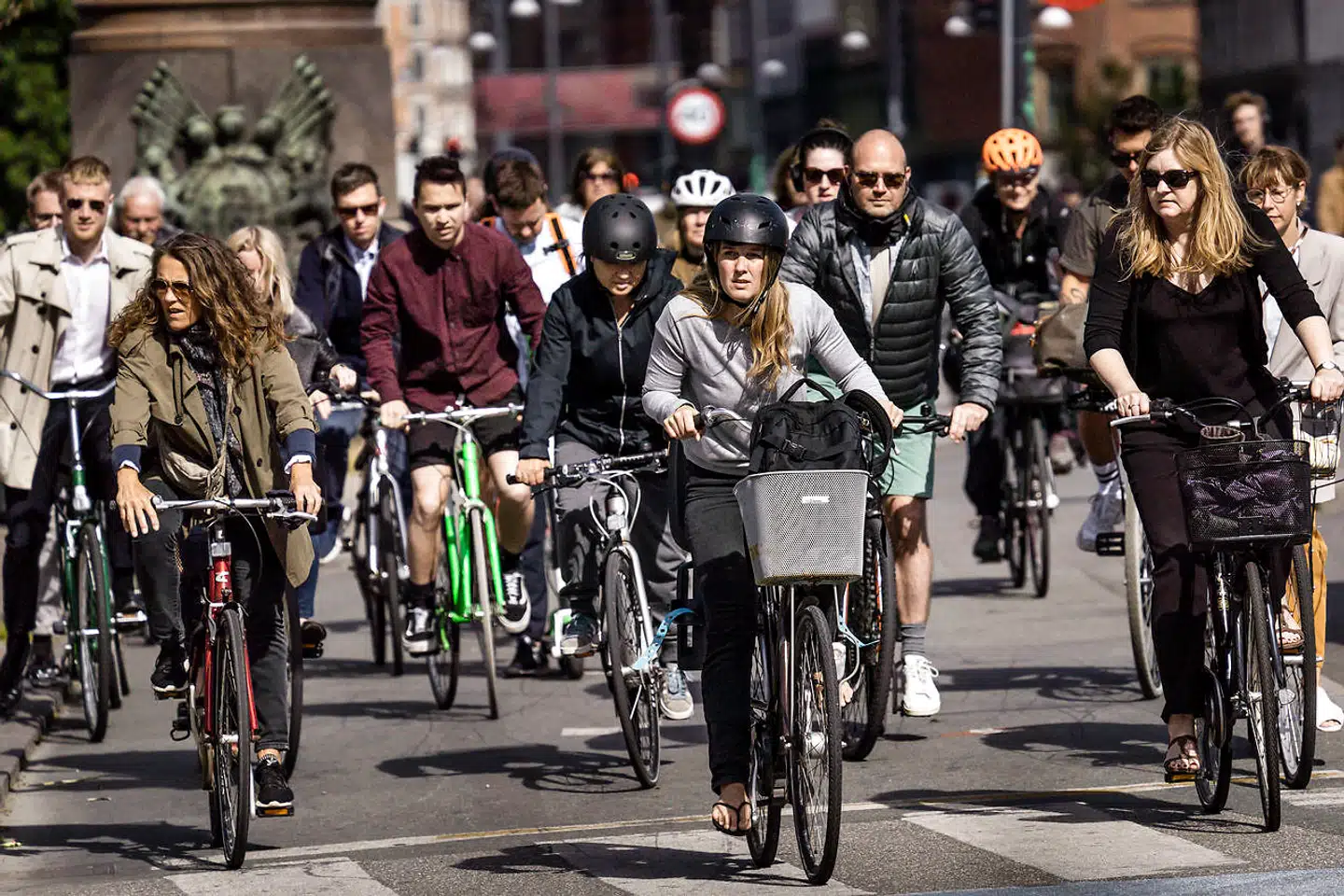 62 procent af københavnerne tager cykler på arbejde som her ved Dronning Louises Bro. arkivfoto