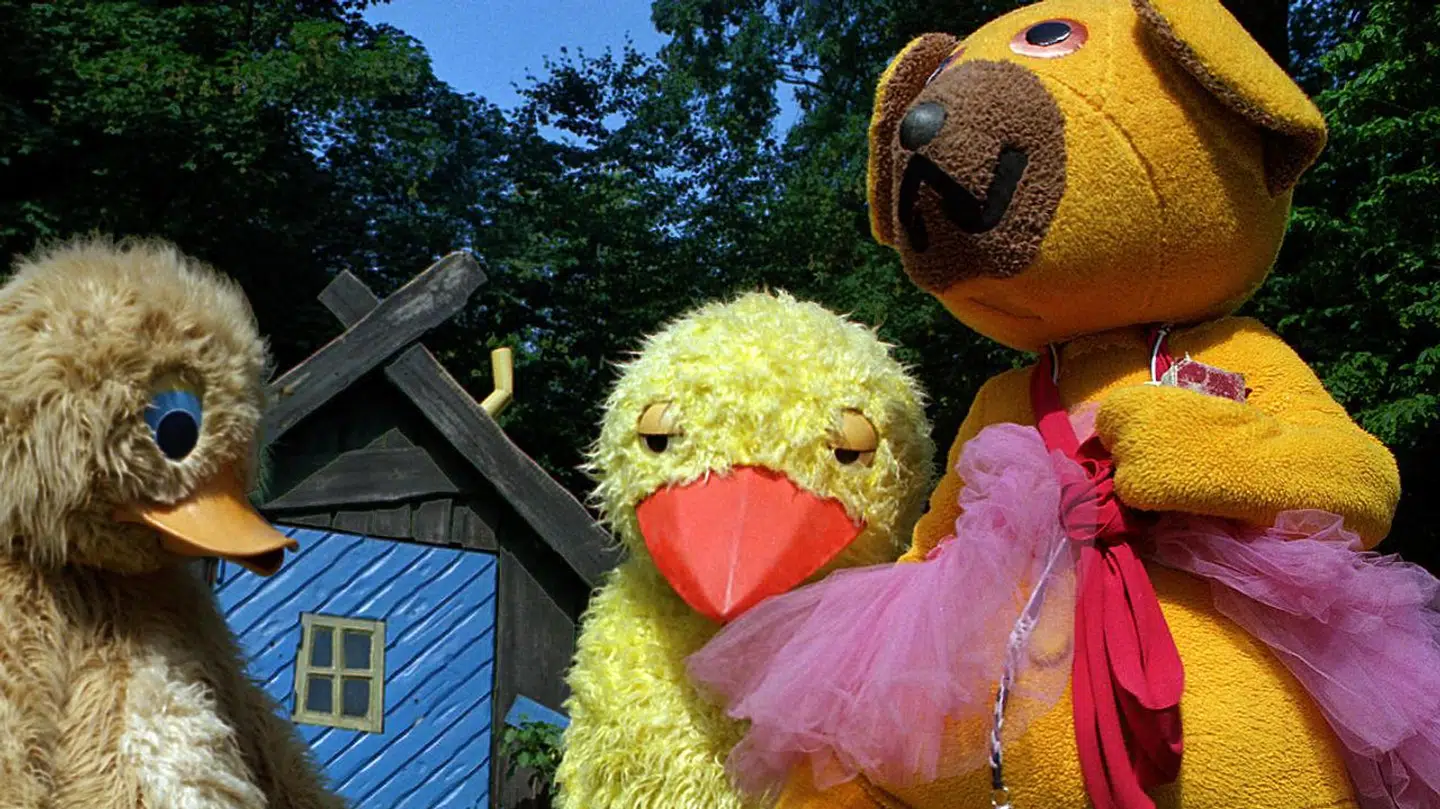 »DRs børneserie Bamse og Kylling er et eksempel på et børneunivers med en meget sammensat, uartig og alligevel elskelig karakter,« skriver Lotte Svendsen, Ulla Hæstrup og Simon Løvind.