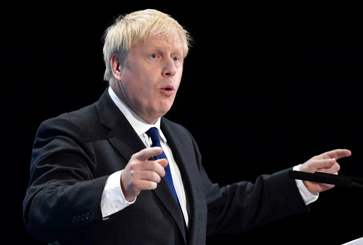 I løbet af tirsdagen bliver det offentliggjort, hvem der tager over som leder af det konservative parti i Storbritannien. Meget tyder på, at det bliver den tidligere britiske udenrigsminister og London-borgmester, Boris Johnson.