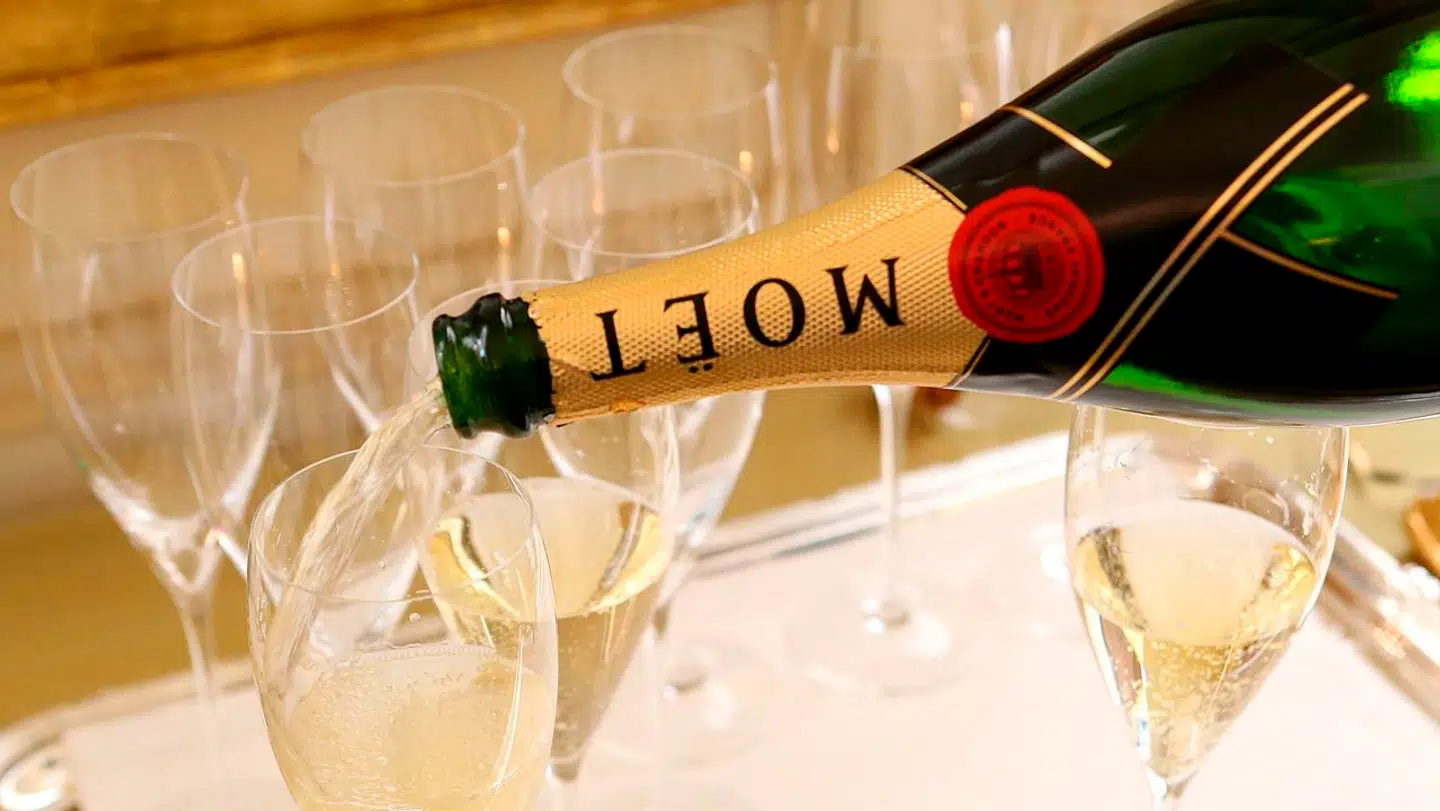 De stjal champagne til en værdi af knap 4,5 millioner kroner.