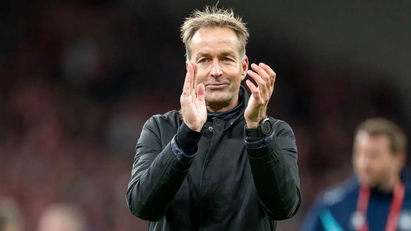 Kasper Hjulmand er ikke tilfreds med Parkens græs.