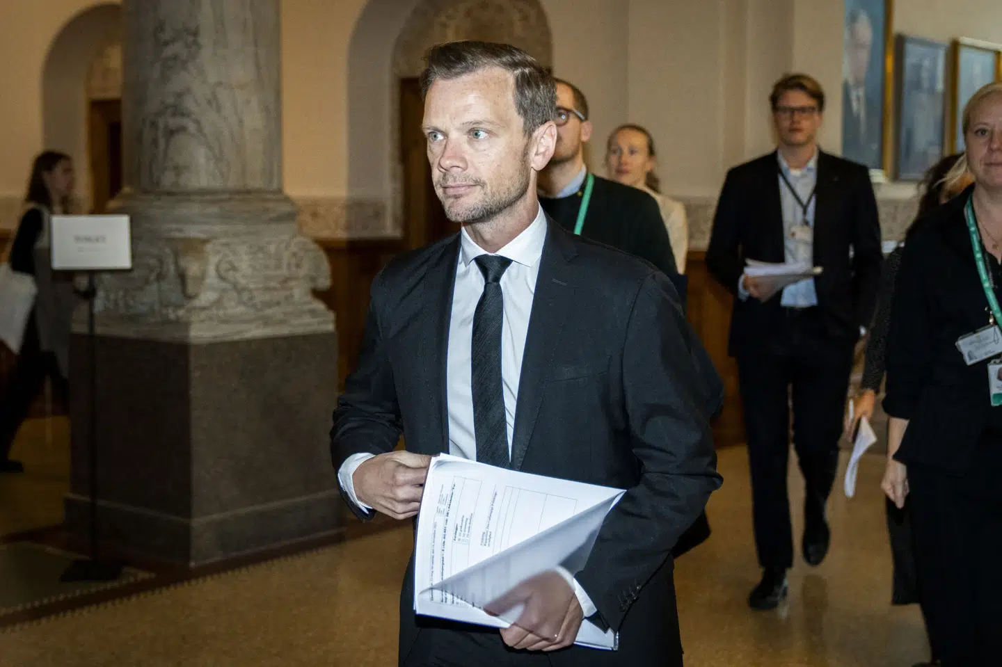 Under tirsdagens åbne samråd i Folketingets Retsudvalg har justitsminister Peter Hummelgaard (S) besvaret spørgsmål om DR-dokumentaren "Forfulgt af politiet?". (Arkivfoto).
