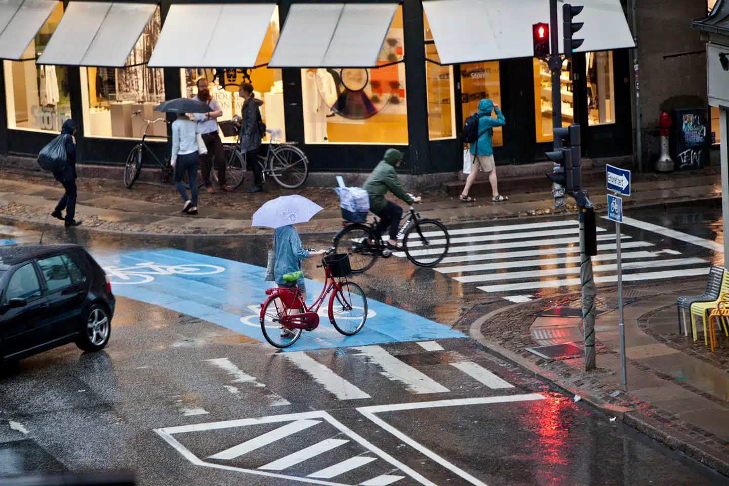 Sjællænderne kommer torsdag til at vågne op til en regnfuld, blæsende morgen.