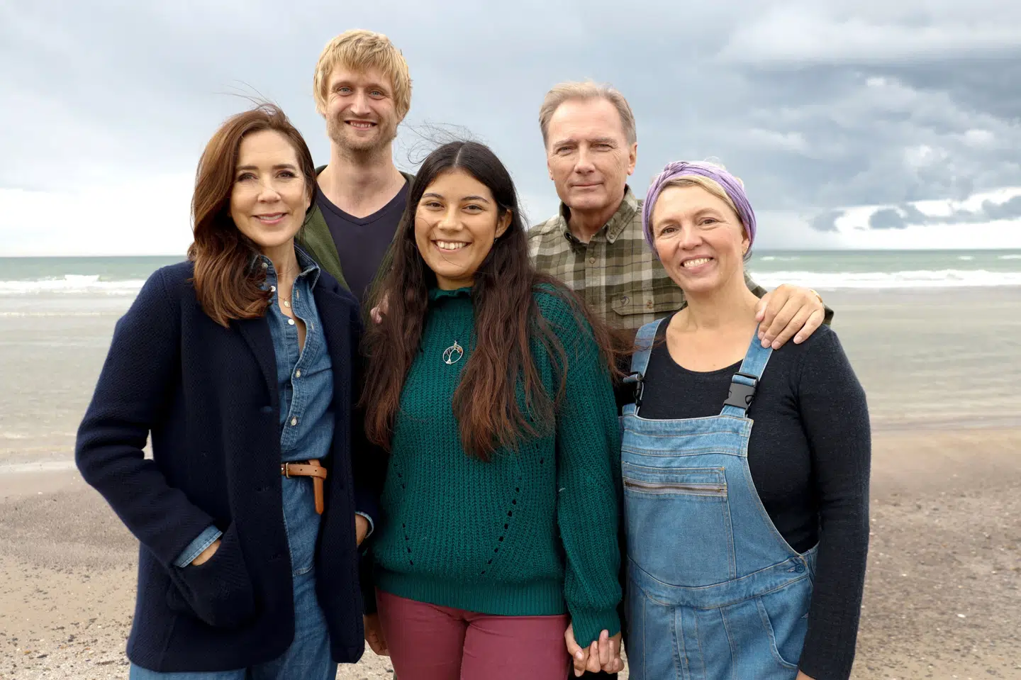 Tv-læge Peter Qvortrup Geisling har inviteret kronprinsesse Mary ud i naturen til en samtale med tre danskere, der alle har haft det svært. (PR-foto).