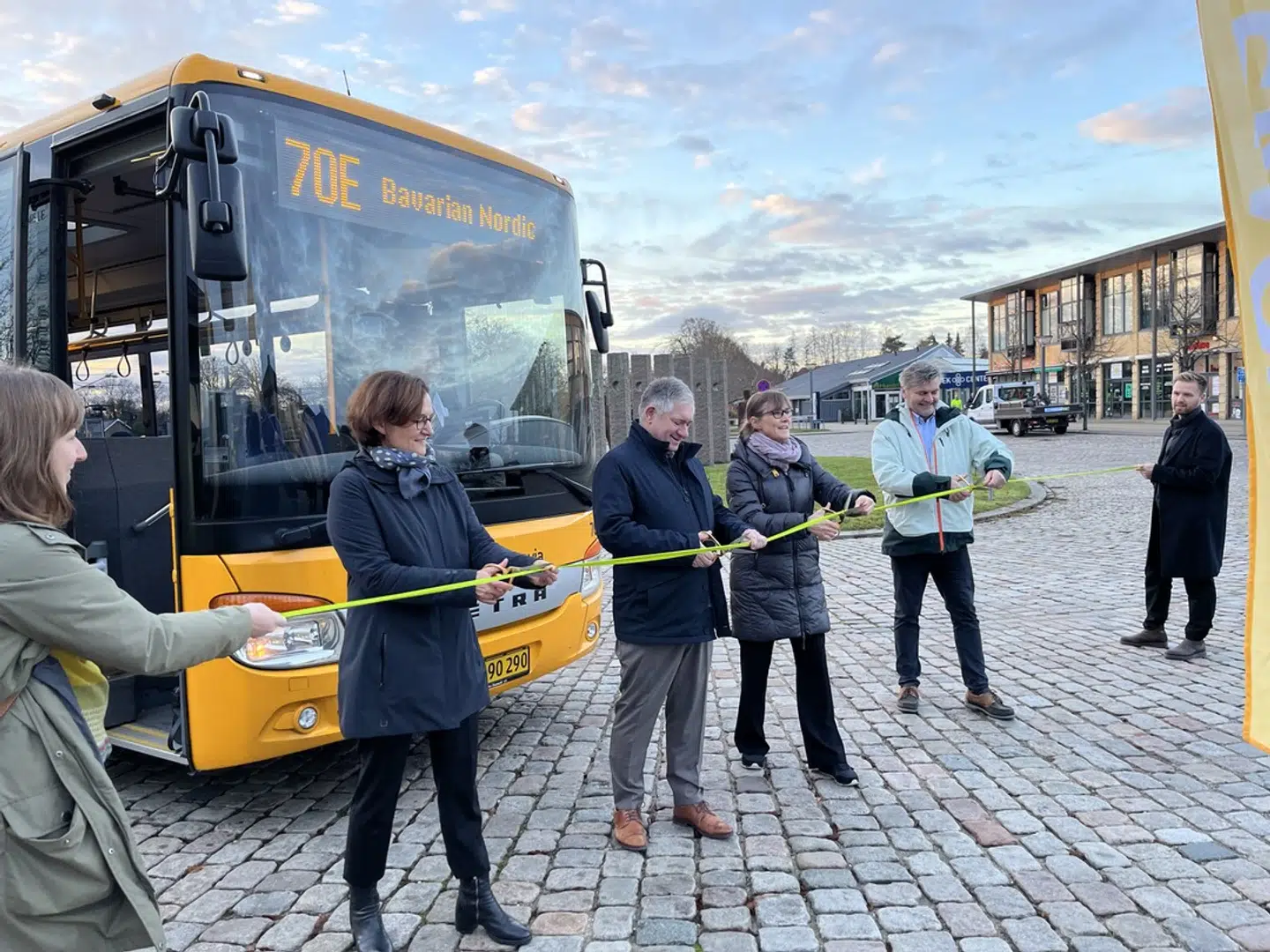 Den nye buslinje blev indviet mandag.