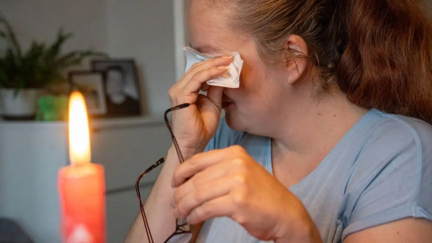 Her ses reaktionen fra den enlige mor Liselotte, da hun sidste år fortalte, hvor hårdt det er, at skulle betale for de ekstra udgifter i julen til sine tre børn.