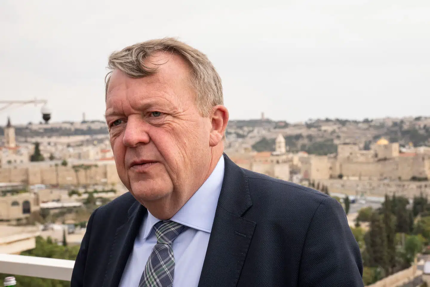 Udenrigsminister Lars Løkke Rasmussen har været på dagsbesøg i Israel og Palæstina, hvor han fik præsenteret synspunkterne på begge sider.