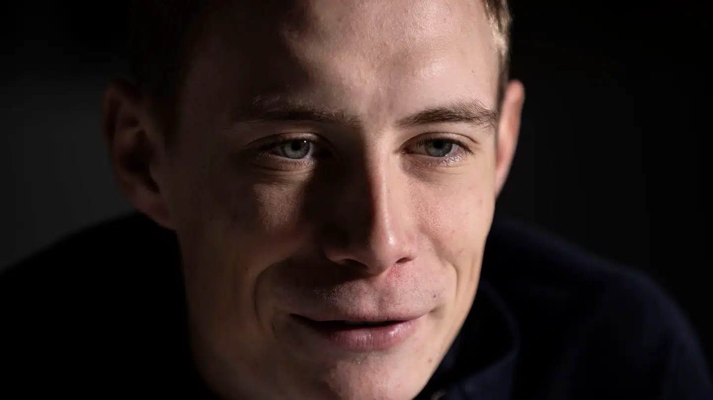 Jonas Vingegaard tog imod pressen i Glyngøre onsdag 15. november 2023.