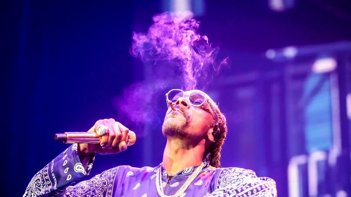 Snoop Dogg fandt også en joint frem under en koncert i Rotterdam for to måneder siden.