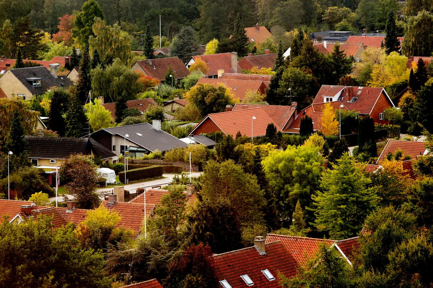 De forkerte ejendomsvurderinger ser nu ud til også at udløse ekstra skatteregninger til titusindvis af boligejere.