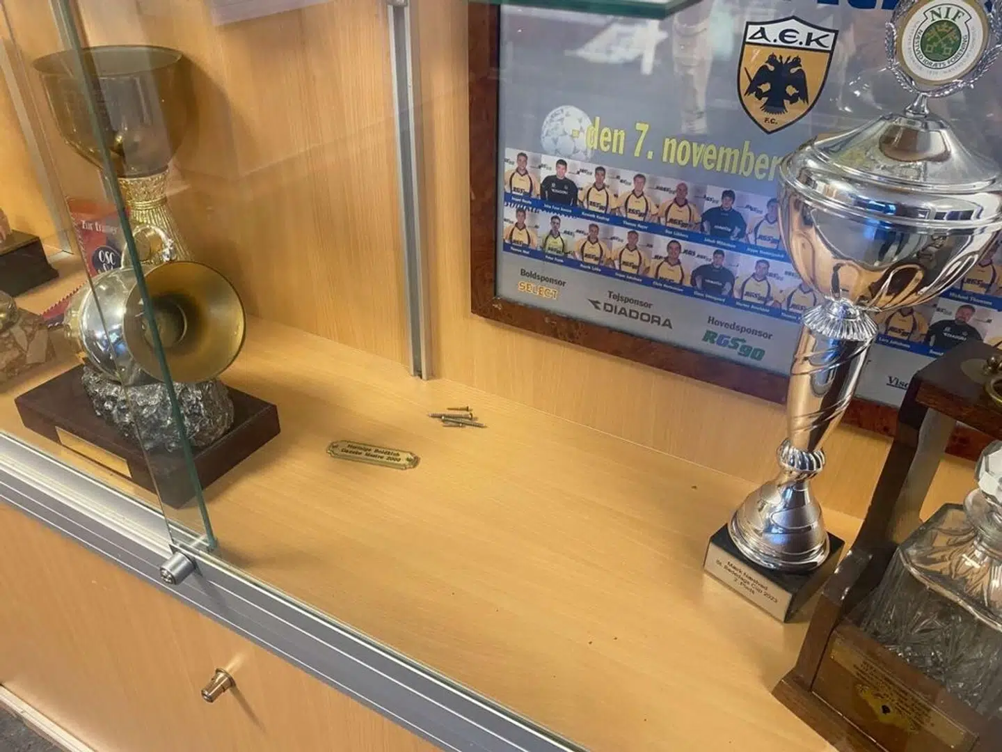 På DM-pokalens plads i Herfølges pokalskab er der nu tomt.