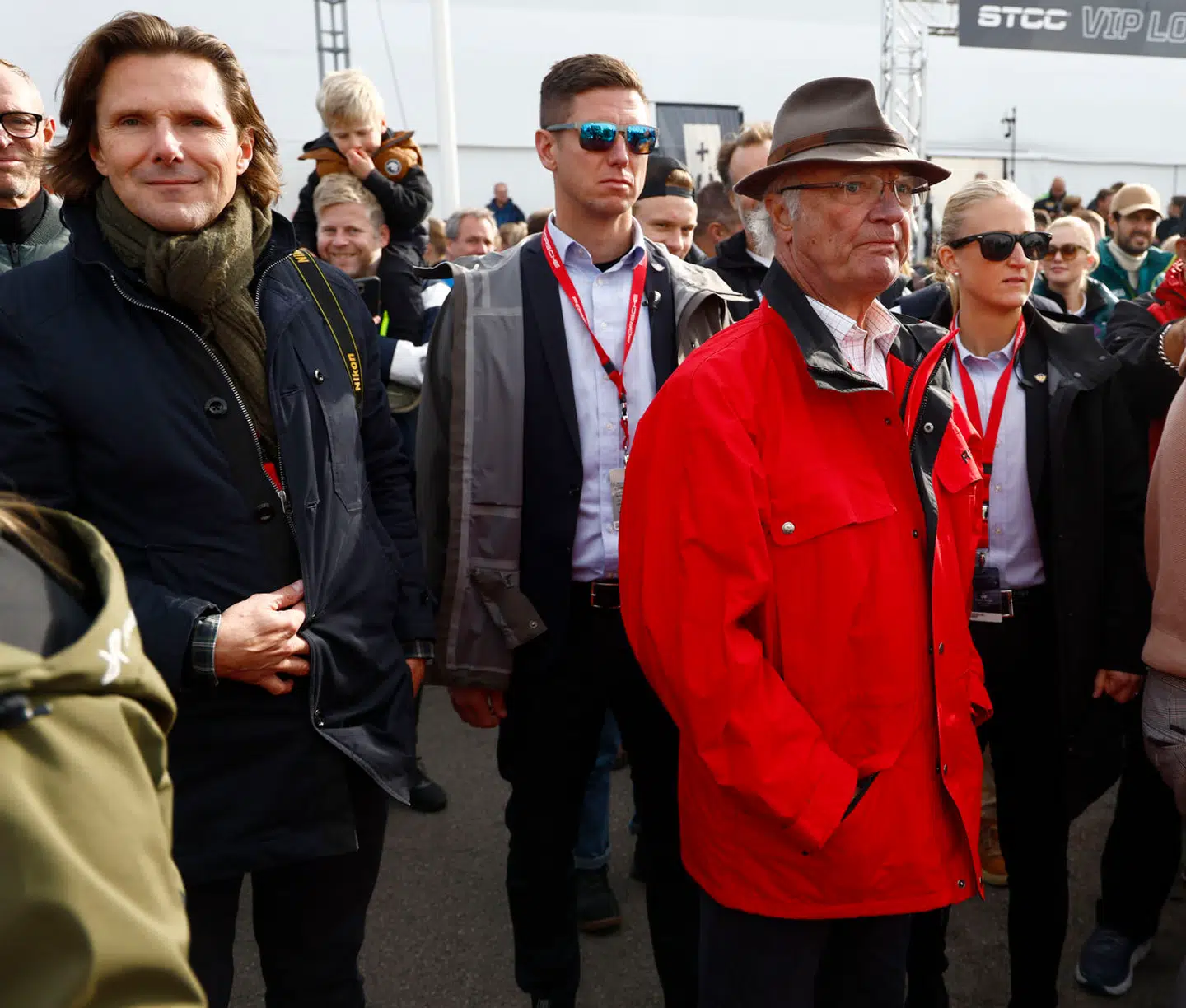 Før Patrick Sommerlath stod frem, blev han både kaldt for en 'nær ven' og en 'slægtning til kong Carl Gustaf' i medierne. Her ses Patrick Sommerlath og den svenske konge til race i svenske Mantorp Park sidste år.