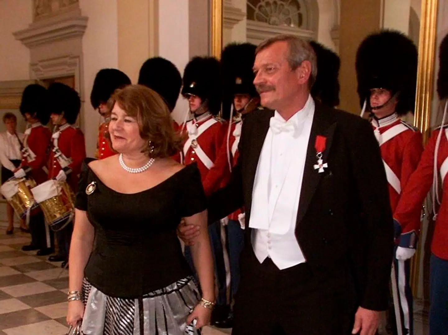 Patricia og Jacob Asbæk til gallamiddag på Christiansborg i 2001.