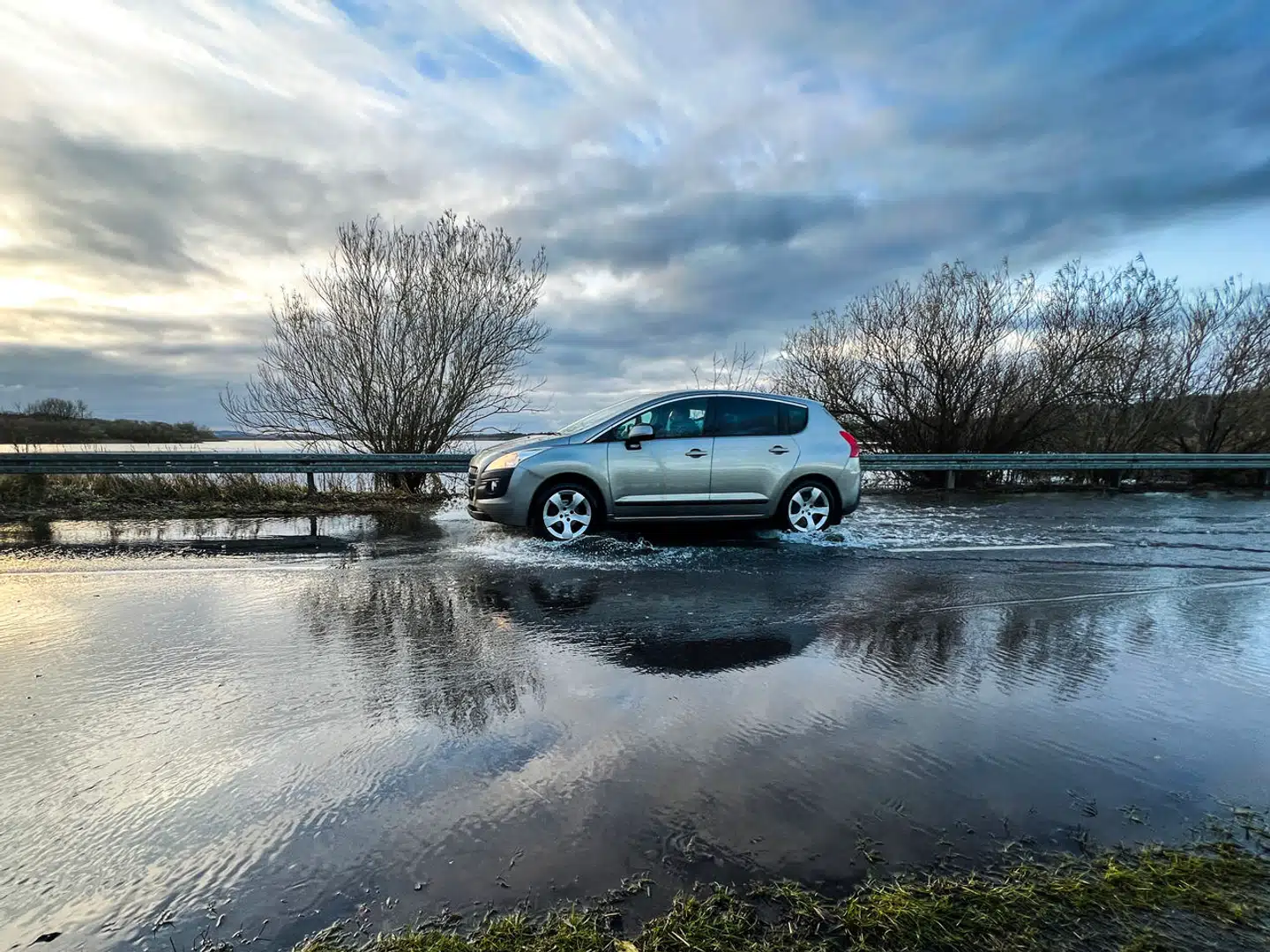 Hvis DMI skal varsle om kraftig regn, kræver det, at der falder over 30 millimeter på 24 timer.