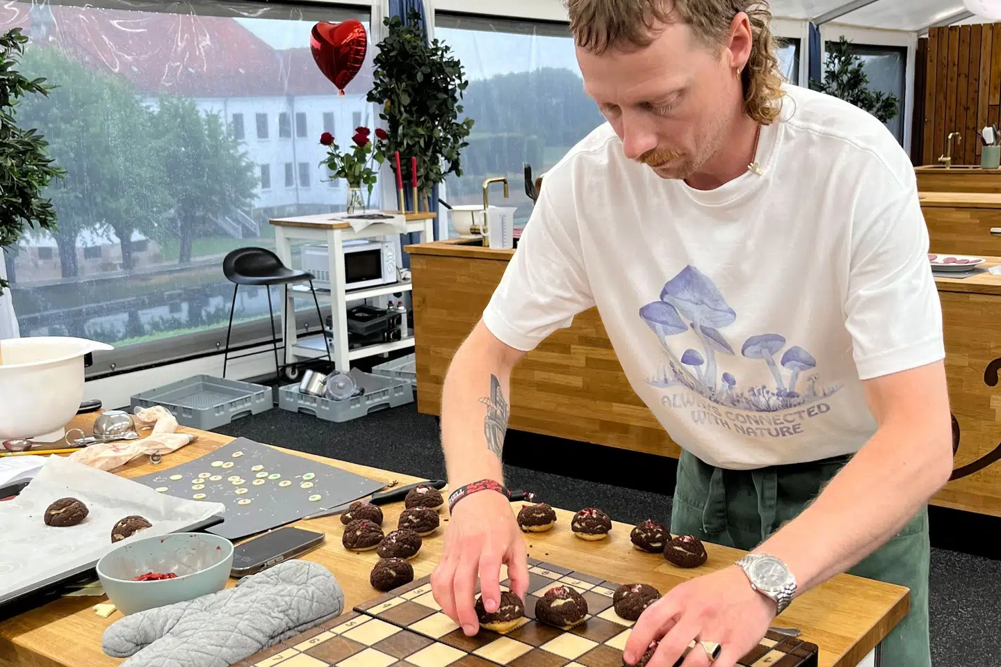 Thomas Berg nåede til semifinalen i 'Den store bagedyst' sidste år, hvor man også mødte hans kæreste Aira. Foto: DR