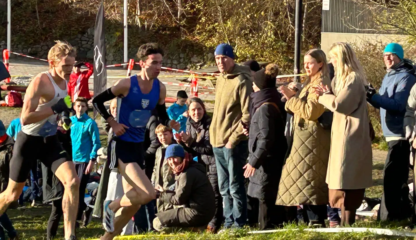 Axel Vang Christensen havde Mikkel Dahl-Jessen i hælene i starten, men var suveræn på de sidste syv kilometer og vandt DM-guld i cross med hele 50 sekunder.