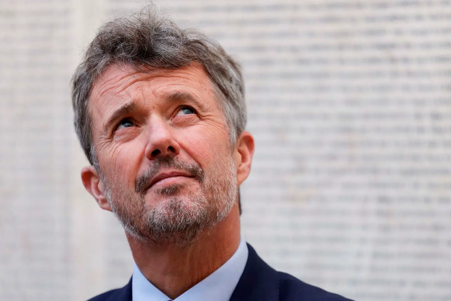 Kronprins Frederik er ikke sin mor. Eller som sin mor, for den sags skyld. Men han bliver konge med et suverænt udgangspunkt: Han er yderst populær, og han befinder sig det bedst tænkelige sted i livet, når man skal favne en hel nation.