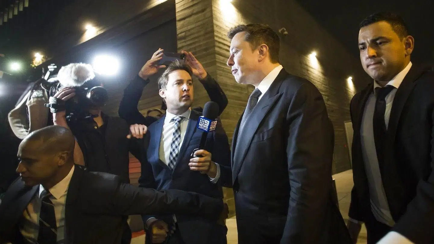 Her forlader Tesla-topchefen Elon Musk retten, efter Elon Musk både på det sociale medie Twitter og i en e-mail beskyldte huleeksperten Vernon Unsworth for at være en voldtægtsmand og pædofil.