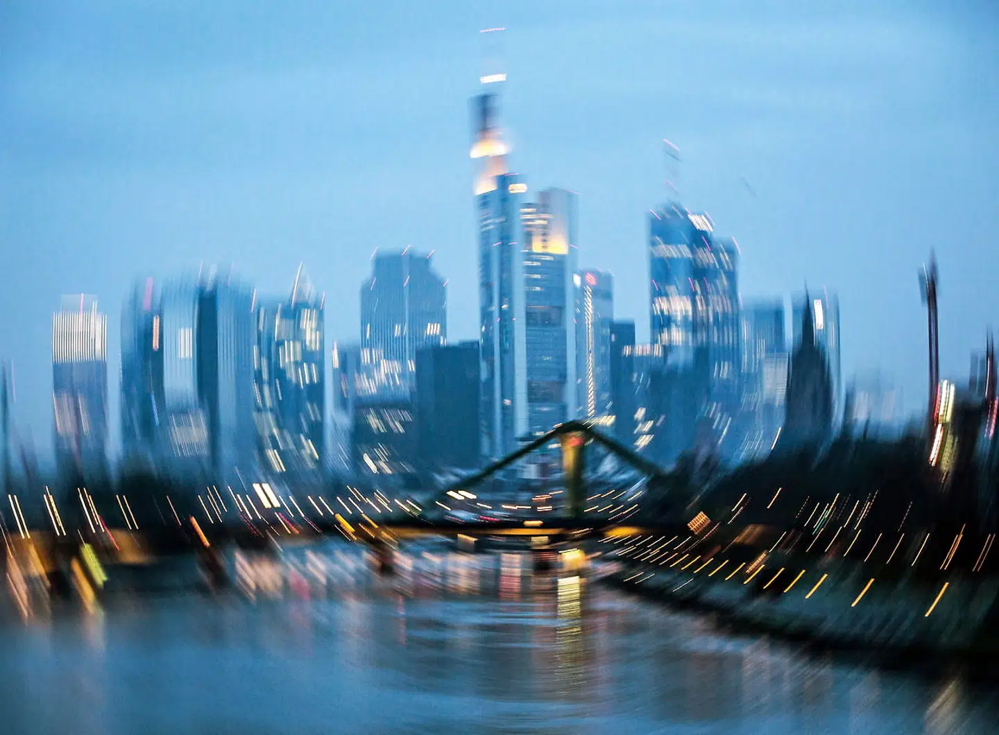 Tirsdag kom der godt nyt fra den tyske økonomi. IFO-indekset, der måler de tyske virksomheders vurdering af forretningssituationen, steg og overraskede dermed markedet positivt.