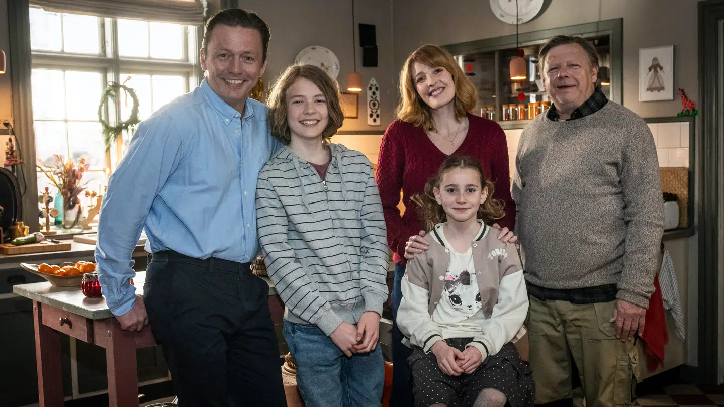 Ulver Skuli Abildgaard og resten af familien i 'Valdes jul'.