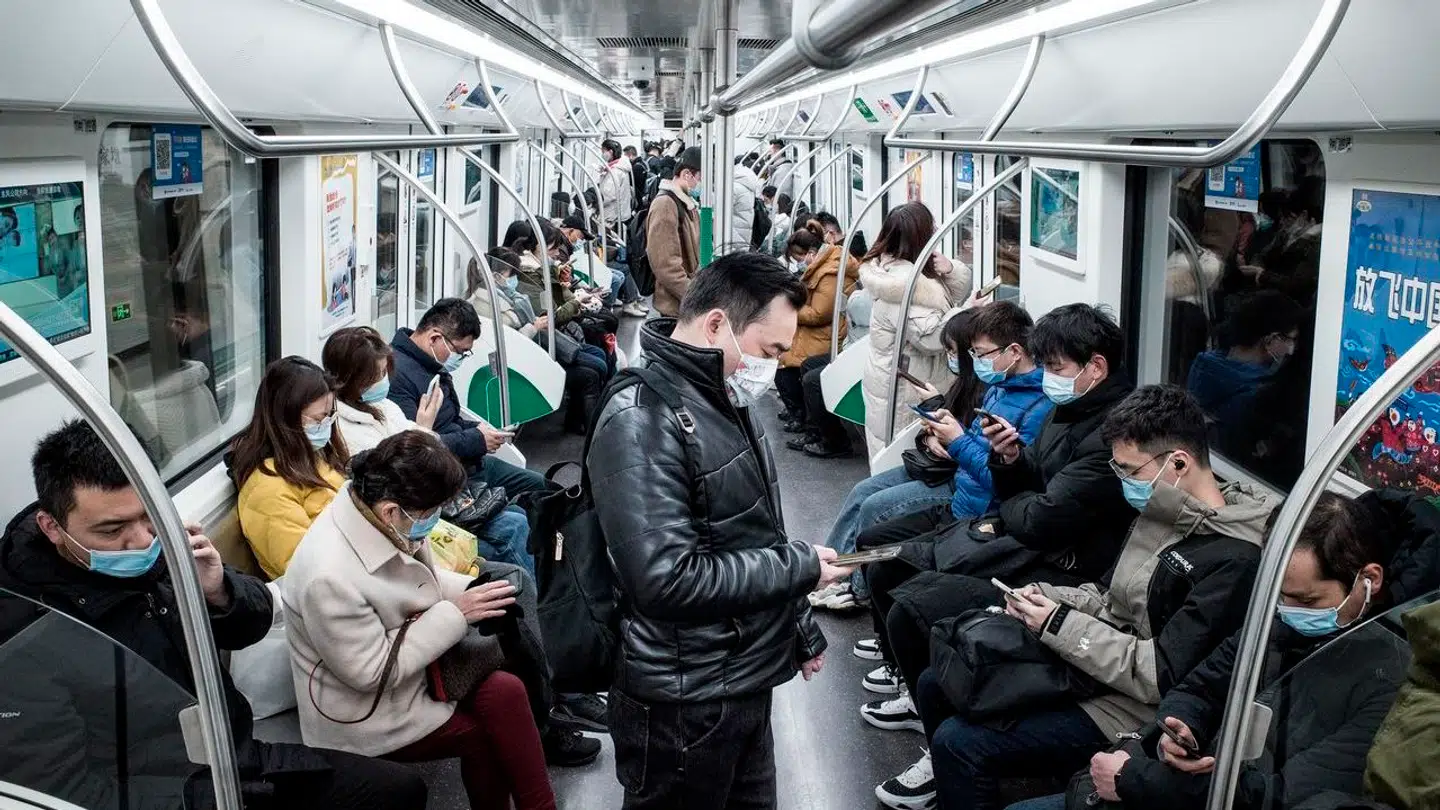 Så er den gal igen i Kina, hvor en ukendt lungesygdom nu spreder sig hastigt blandt landets børn. WHO er bekymret.