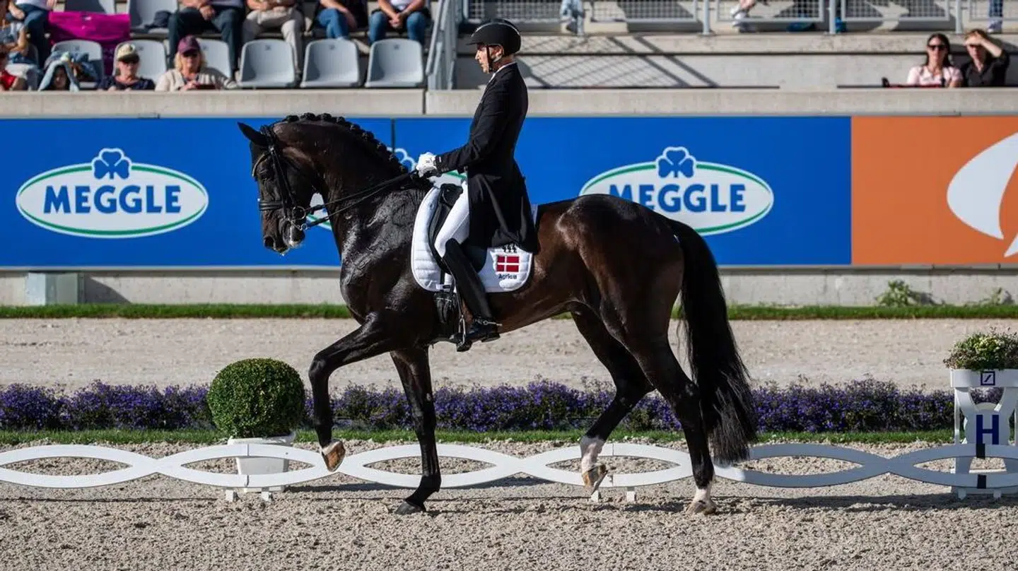 Andreas Helgstrand og hesten Jovian til stævne i 2022.