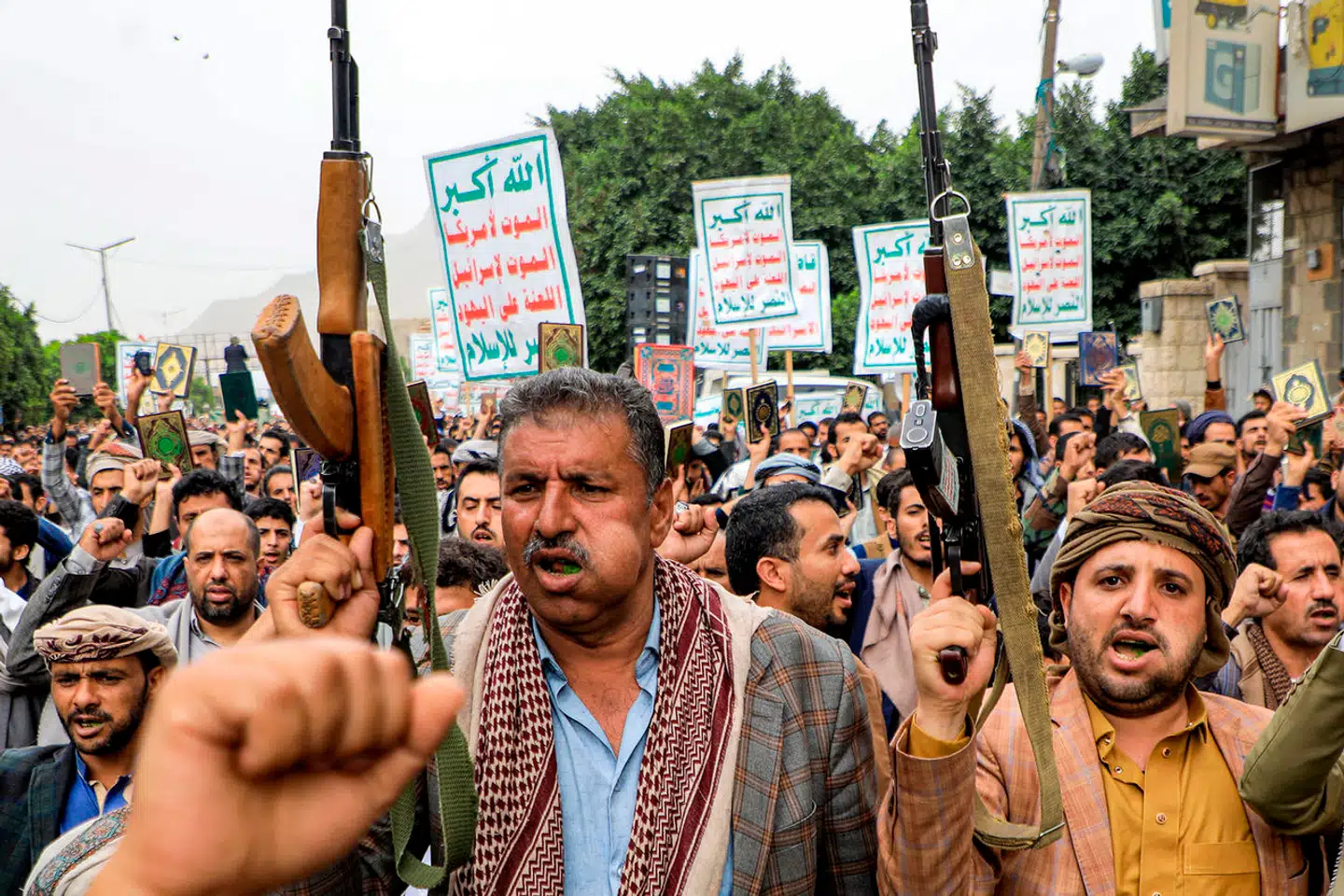 Man kunne frygte, at vi med denne lovgivning vil skabe en berøringsangst over for religion, skriver Albert Thylstrup om koranloven. Her demonstreres der i Yemen 24. juli 2023 mod koranafbrændinger.