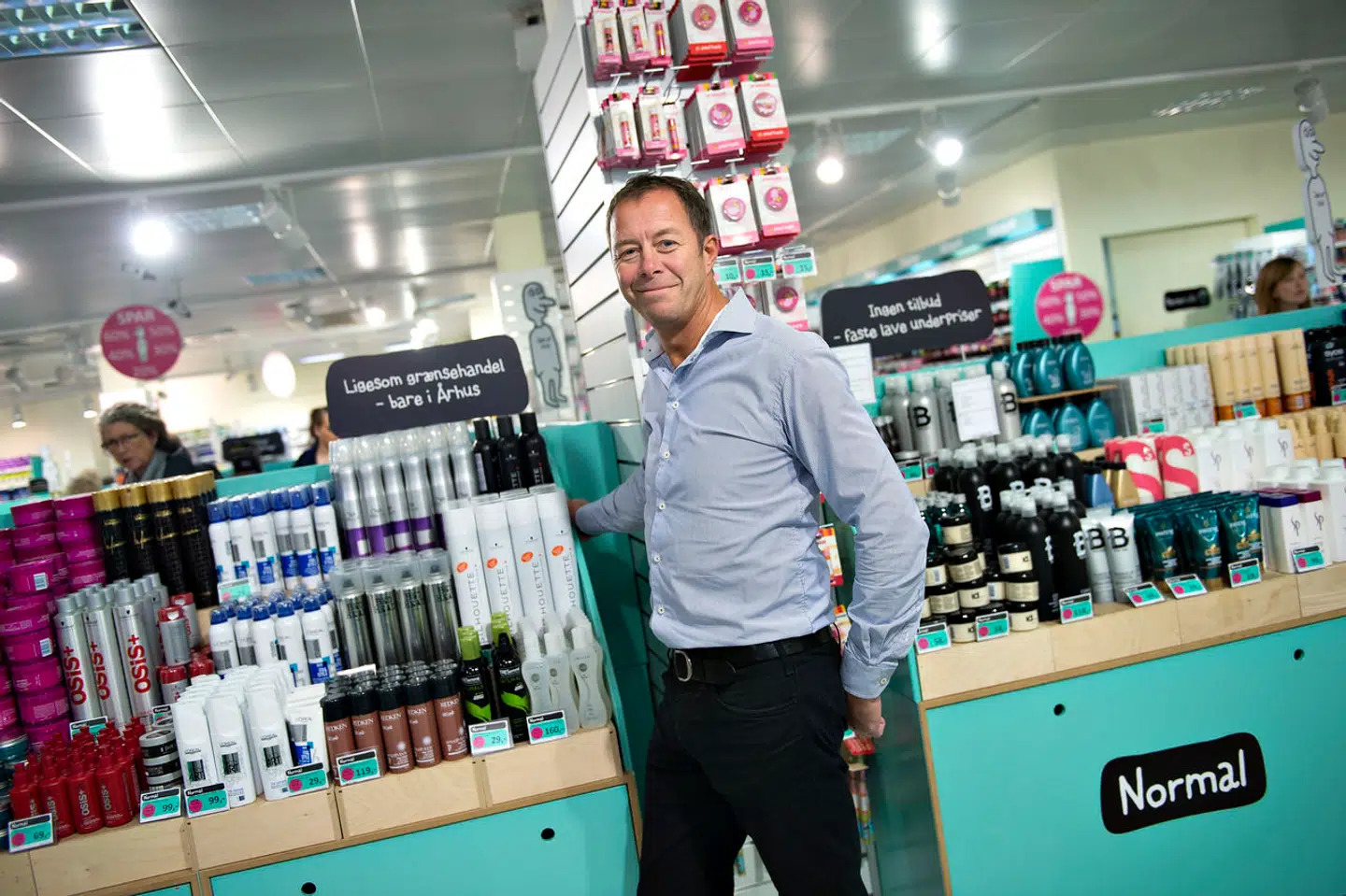 Normals direktør, Torben Mouritsen, i en kædens mange hundrede butikker. Han har store ambitioner om at åbne endnu flere butikker, også i udlandet.