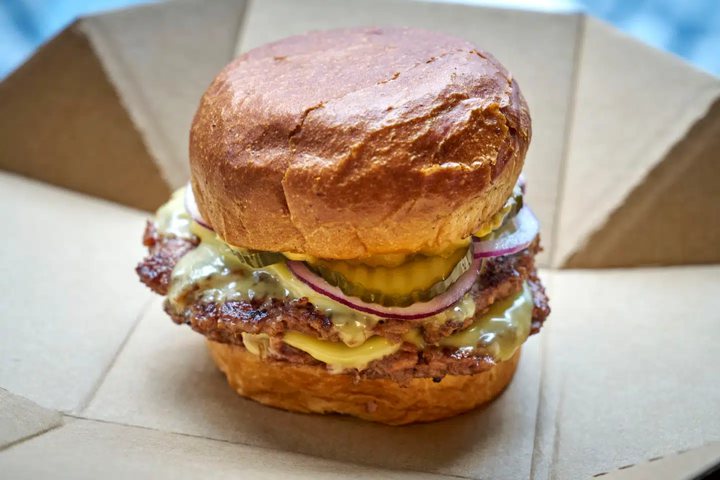 En såkaldt Smash Burger fra Eden Jaxx. Hvis man ikke lige vidste det, ville det nok være de færreste, der satte tænderne i denne burger og opdagede, at den ikke rummede så meget som ét gram oksekød