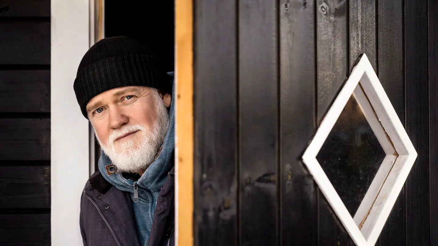 På trods af sygdommen arbejder Esben Dalgaard stadig både som foredragsholder og skuespiller. Senest har han været med i TV 2-serien 'Dansegarderoben' og DRs påskeserie 'Troldehjertets hemmelighed'.