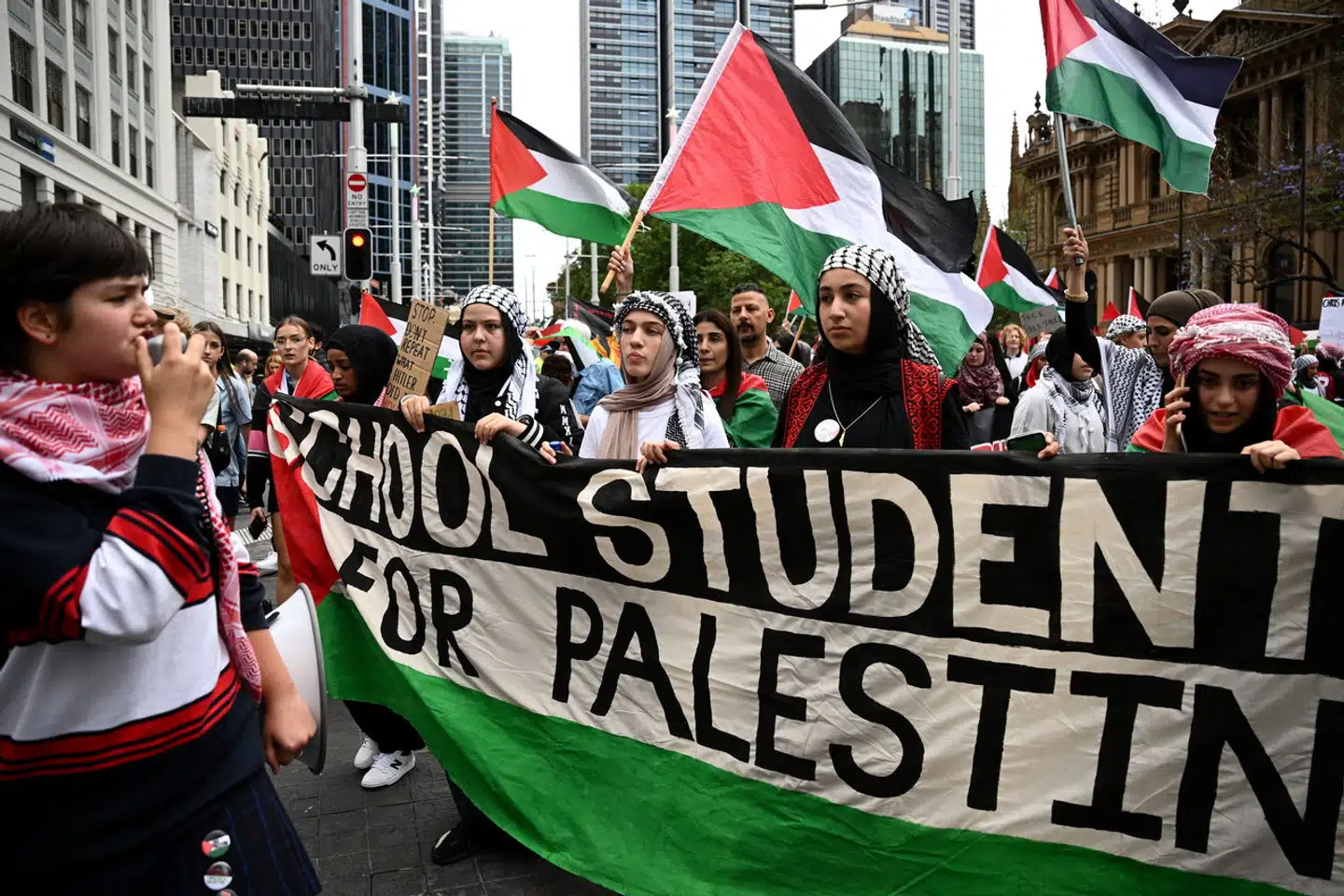 Konflikten mellem Isreal og Hamas udspiller sig i den grad på sociale medier. Dette viser sig at have en markant effekt på parternes adfærd. Foto: Dan Himbrecht, Scanpix