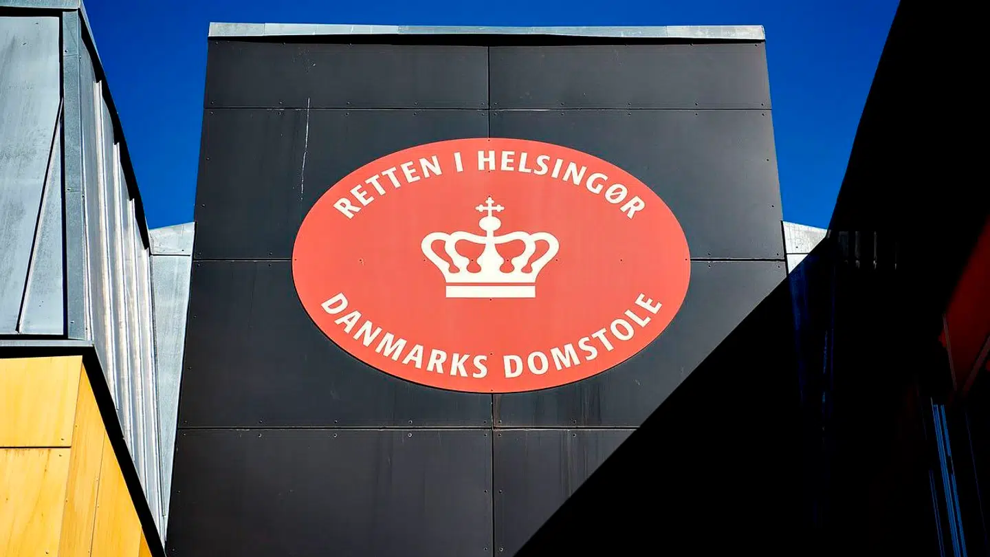 En 45-årig mand er blevet dømt otte måneders fængsel for en lang række blufærdighedskrænkelser begået med mindreårige piger. Blandt andet i hans erhverv som handicapchauffør, har han taget utallige krænkende billeder af børn. Sagen har kørt som en tilståelsessag i Retten i Helsingør. Foto: Nils Meilvang/Ritzau Scanpix