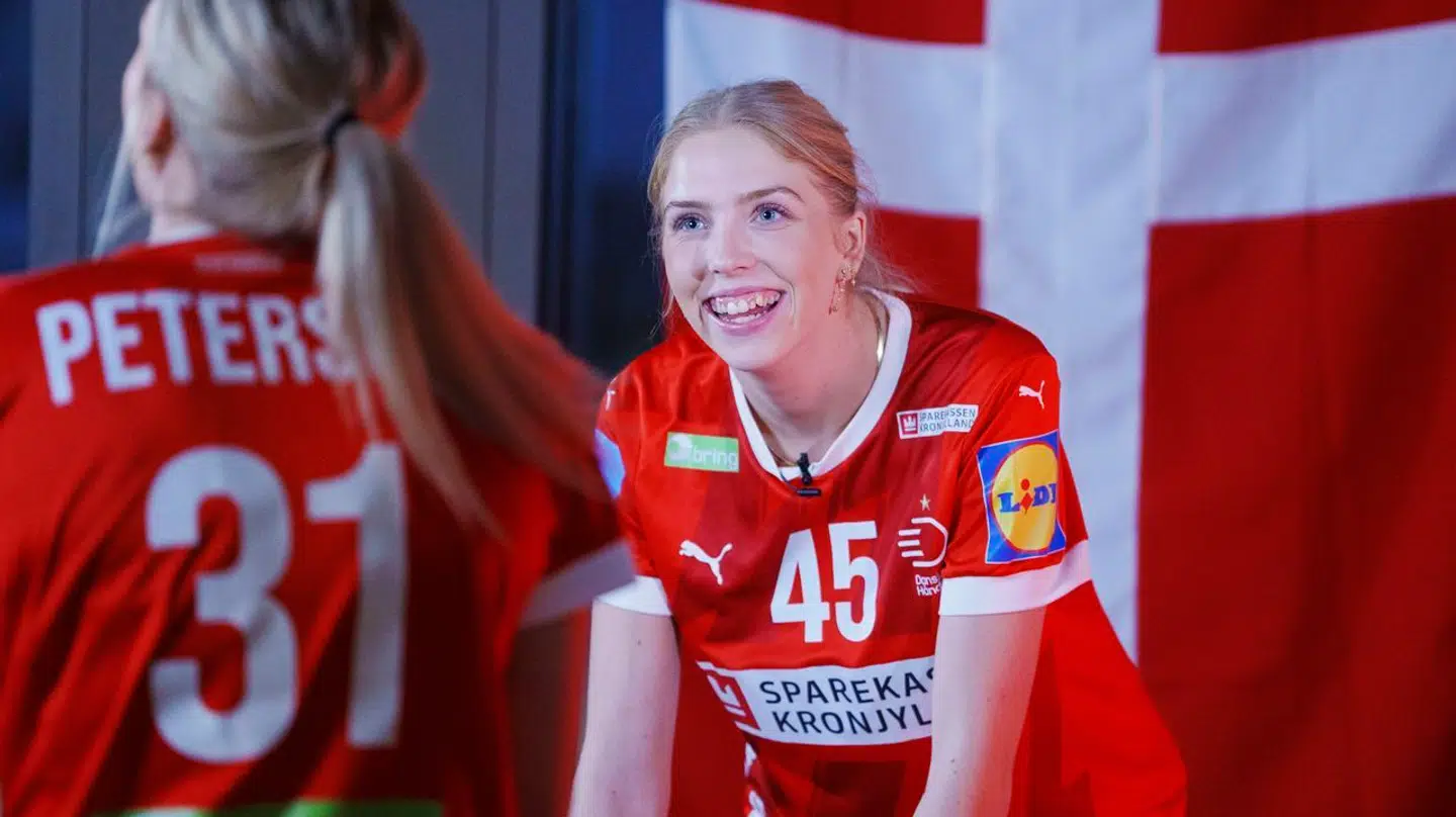 Julie Scaglione og Simone Petersen under kvindelandsholdets mediedag i København tirsdag den 21. november 2023. Holdet skal spille VM i Herning i december måned.. (Foto: Liselotte Sabroe/Ritzau Scanpix)