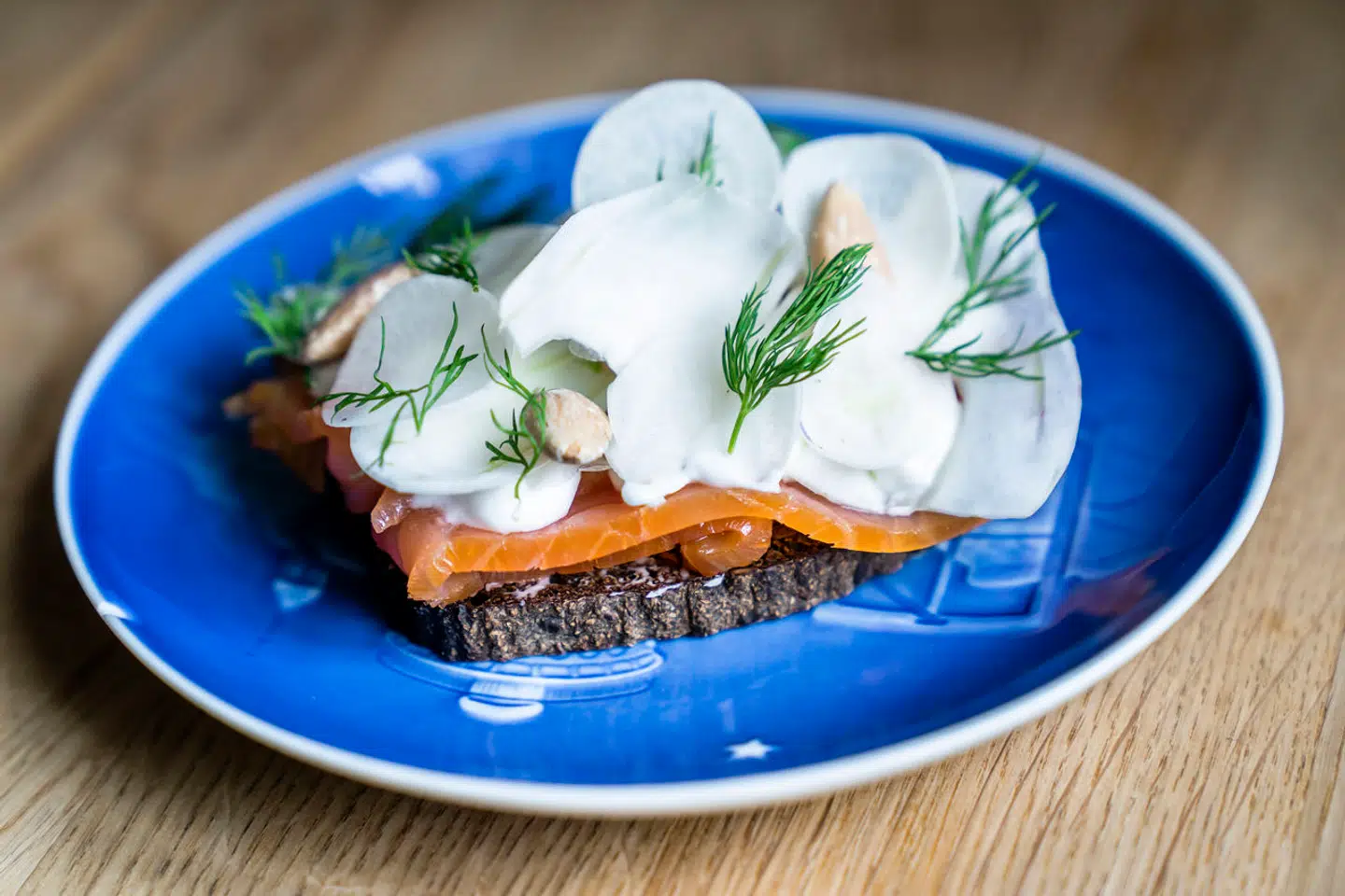 Kanalhuset på Christianshavn. Overgaden Oven Vandet 62A, 1415 København K. Koldrøget laks.
