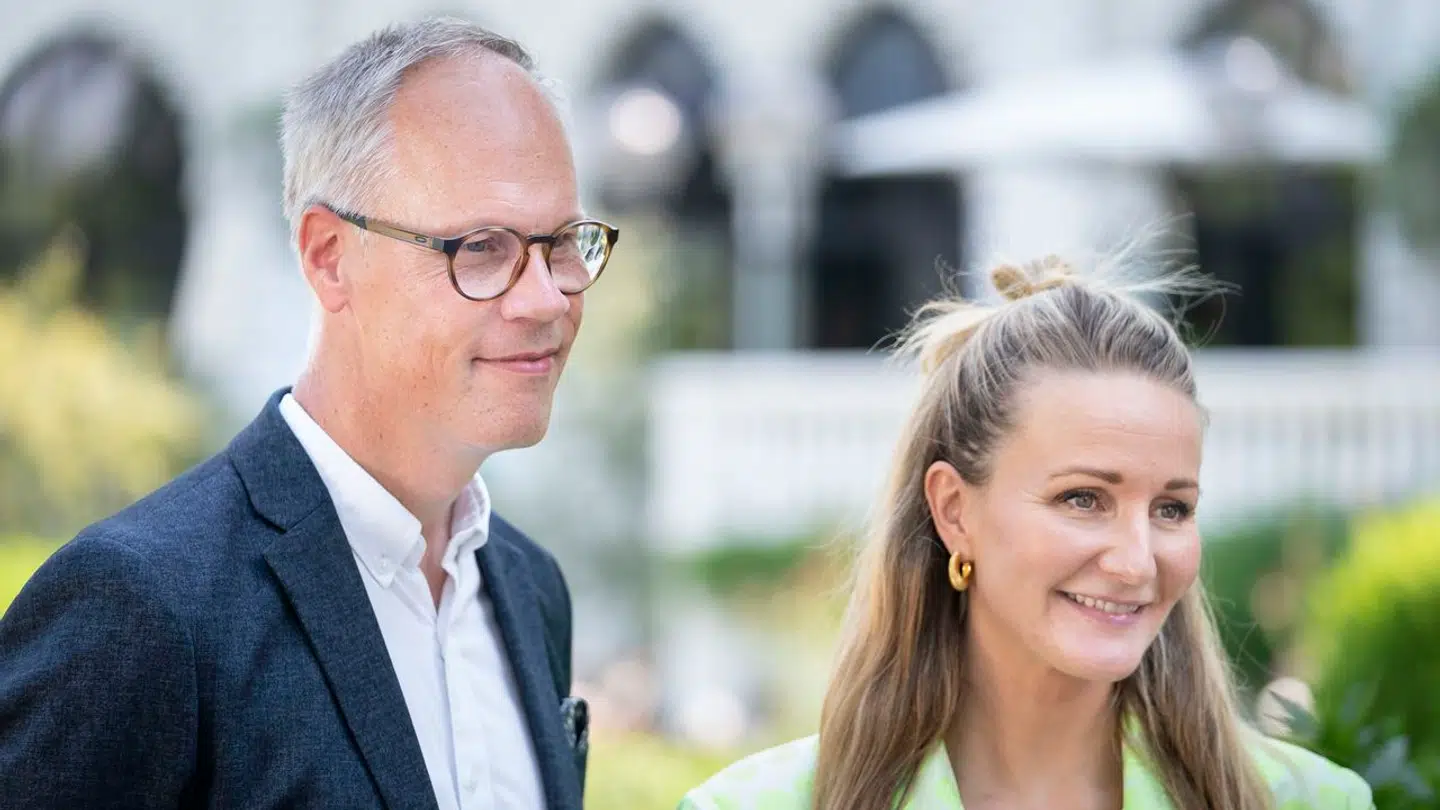 Stine Bjerre og Dennis Ritter i Tivoli til den første store fejring af Jonas Vingegaard. I år gjorde hun det igen – midt i barslen.