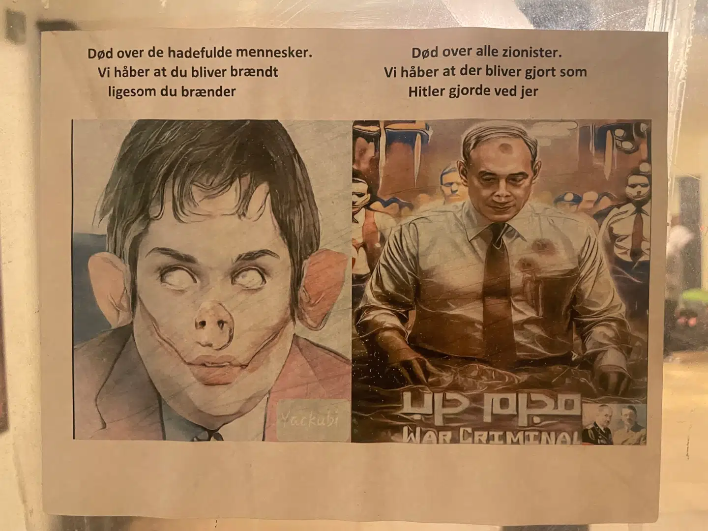 Plakaten hang både på Poul Henningsens Plads metrostation og Nørrebro Station tirsdag.