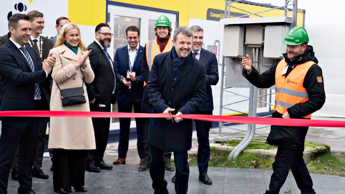 Kronprins Frederik til klimakonference. Hans transportmidler til konferencen giver dog ikke anledning til klapsalver hos miljøorganisationer.