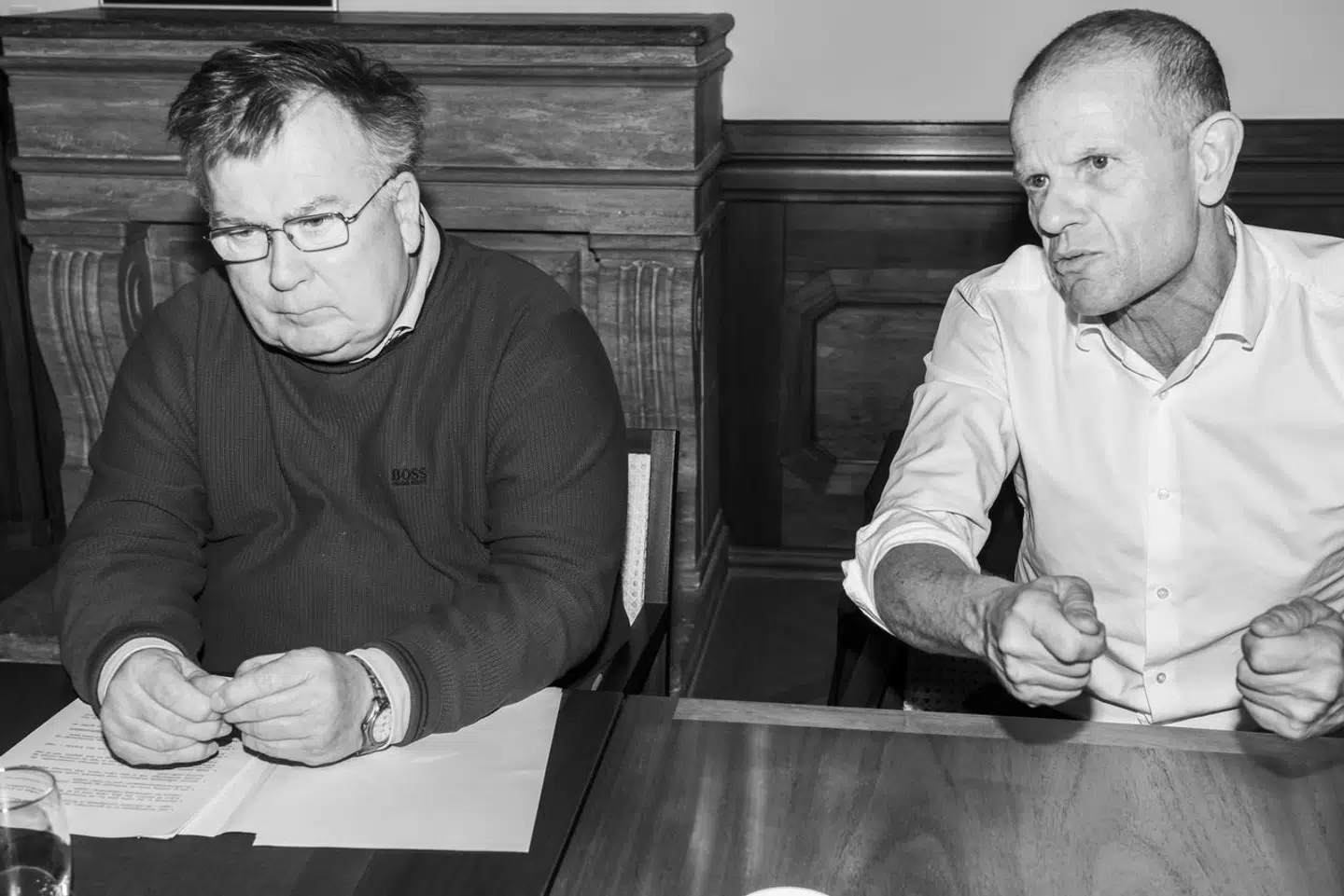 Claus Hjort Frederiksen og Lars Findsen har både været sigtet og tiltalt for at røbe statshemmeligheder. Nu har anklagemyndigheden og regeringen helt opgivet at føre retssagerne.