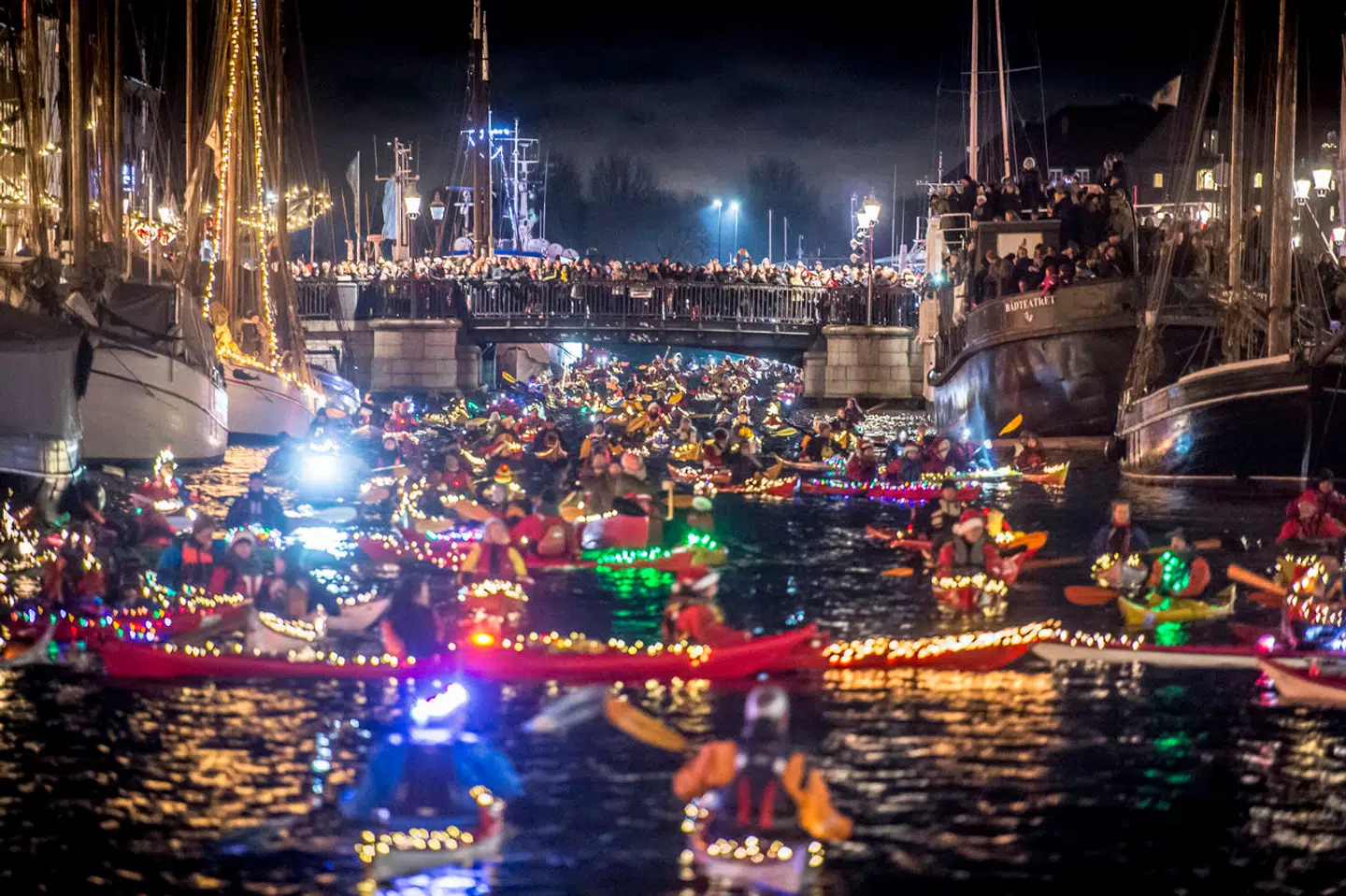 Luciaoptog i kajak i Københavns kanaler, torsdag den 13. december 2018.. (Foto: Mads Claus Rasmussen/Ritzau Scanpix)