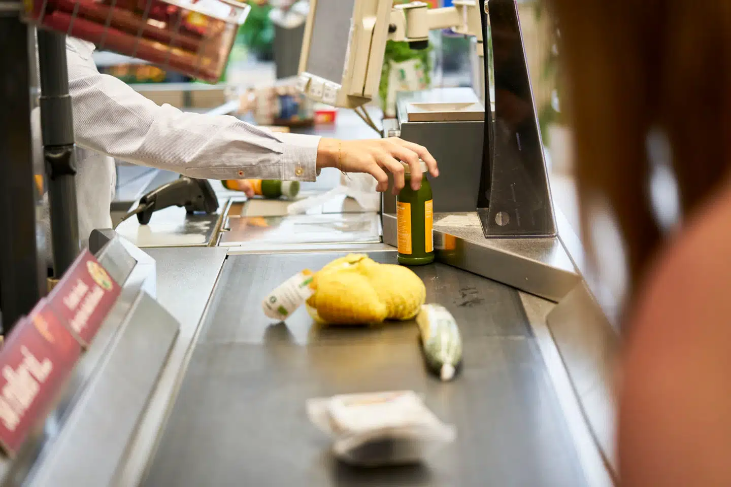 Der er gode nyheder for forbrugerne – som kan glæde sig over en slags dobbelt medvind trods modvind fra renterne.