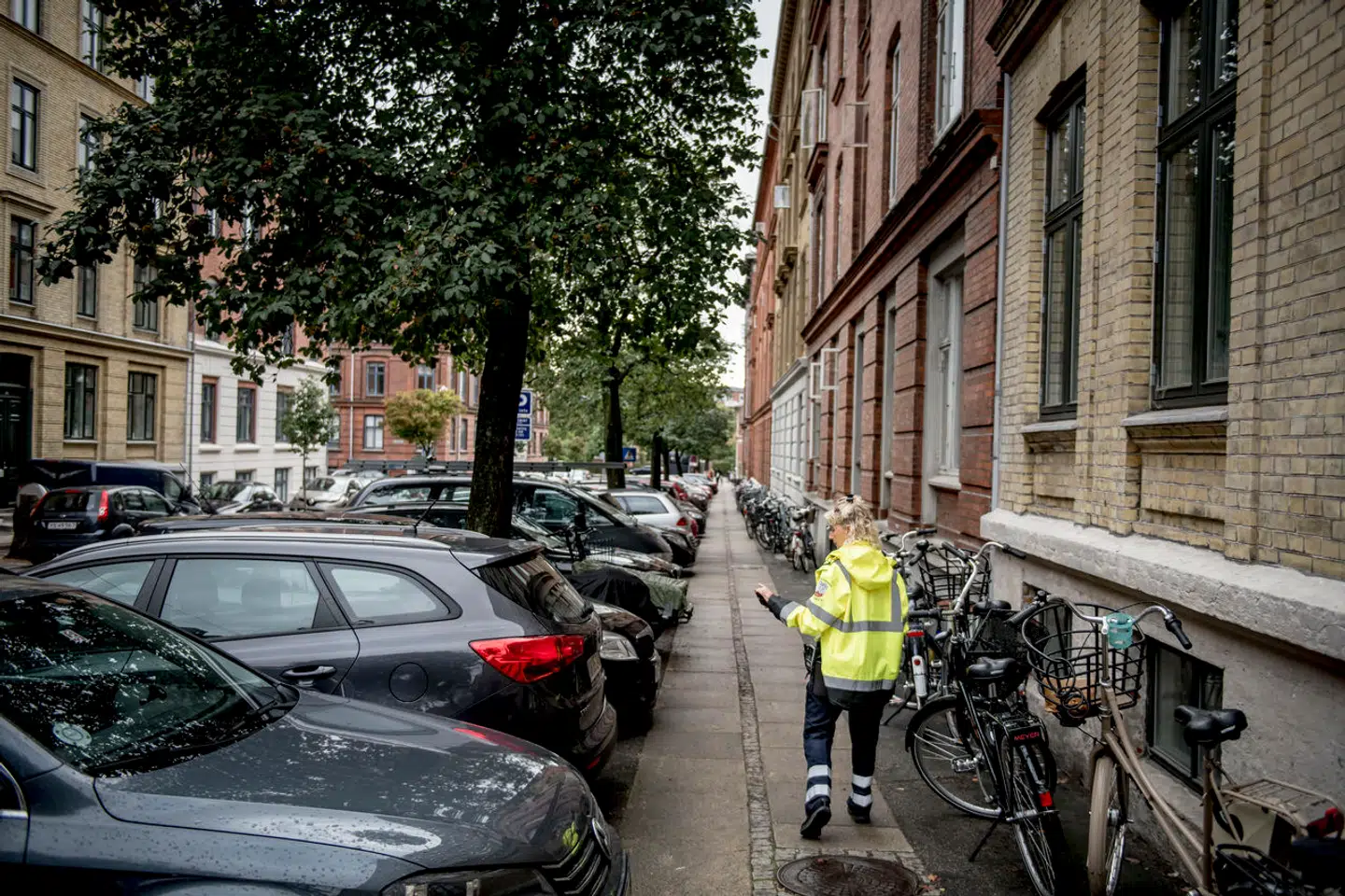 Med det såkaldte bylivsgadeprojekt står der til at forsvinde 27 p-pladser. Andre vil et flertal på rådhuset reservere til erhvervsdrivende.