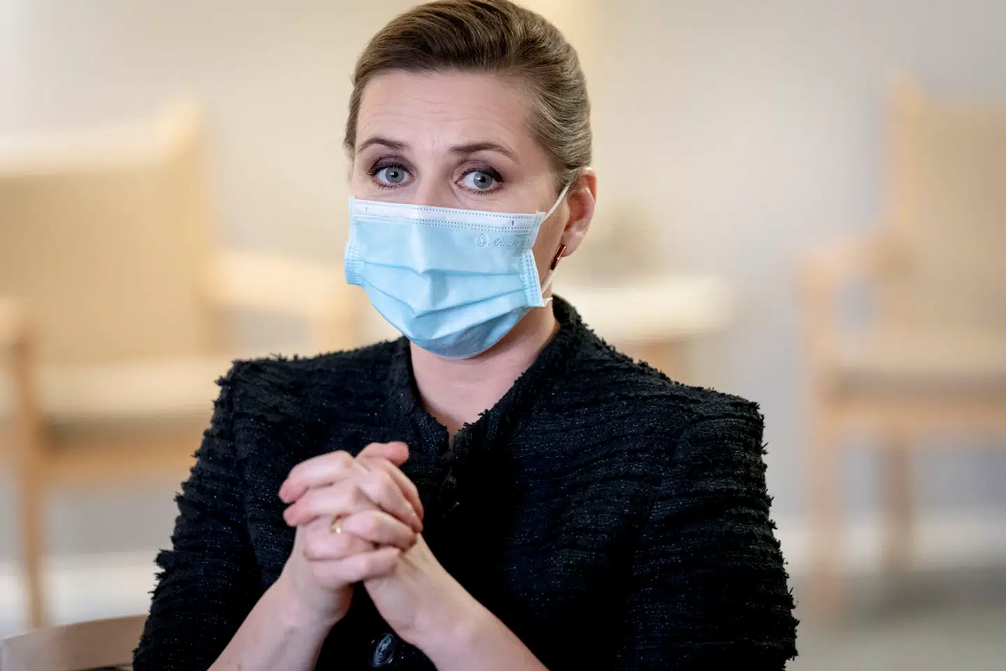 »Det begyndte ellers godt, da Mette Frederiksen bekendtgjorde, at der vil blive begået fejl i coronahåndteringen. Siden har det haltet med selvindsigten,« mener Mette Østergaard i denne leder.