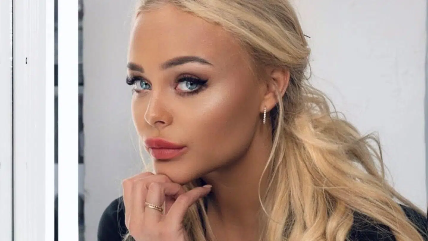 Elvira Pitzners datter blev undfanget i Dubai, hvor den 27-årige influencer blev tilbageholdt under sharialovgivningen – som hun i videoen fortæller at være tilhænger af. Foto: DPlay