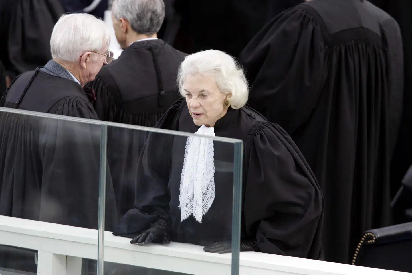 Tidligere højesteretsdommer Sandra Day O'Connor ses her ved indsættelsen af George W. Bush i dennes anden embedsperiode 20. januar 2005. (Arkivfoto)