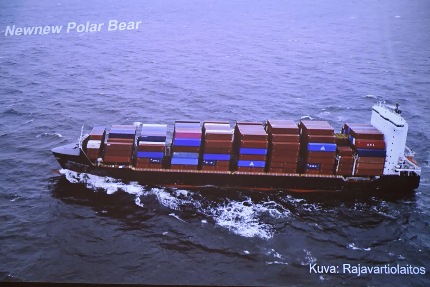 Pilen peger ifølge finske og estiske myndigheder på, at skibet »Newnew Polar Bear« er skyld i ødelæggelser på gasledning.