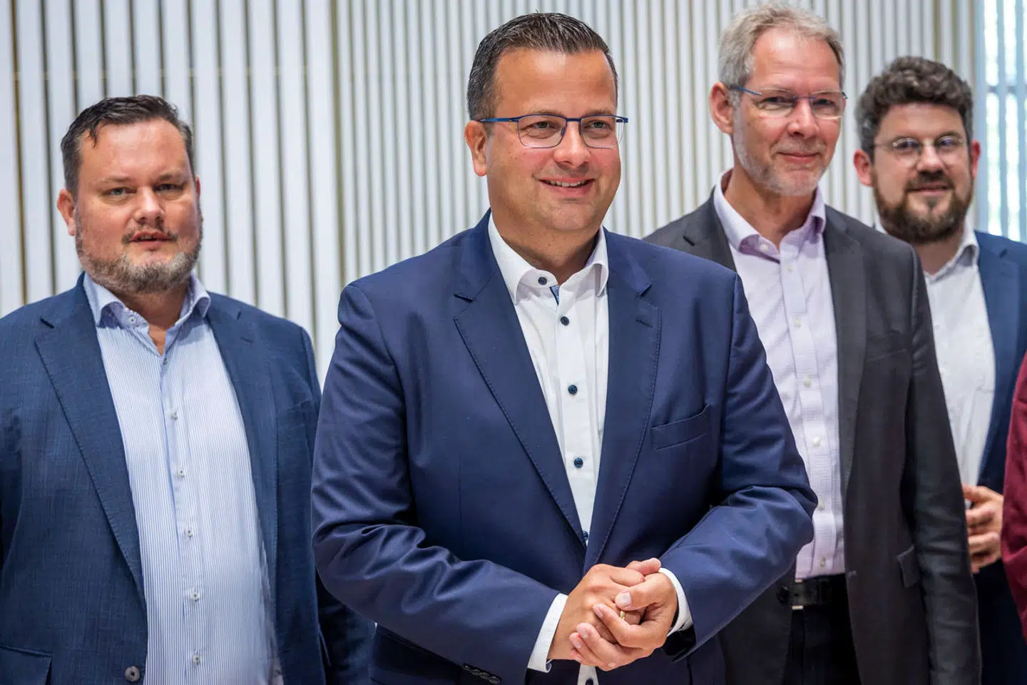 Ifølge de tyske regionalpolitikere Sebastian Ehlers (i midten) og René Domke (til venstre) tyder noget på, at russerne havde lyssky bagtanker med Nord Stream 2-projektet.