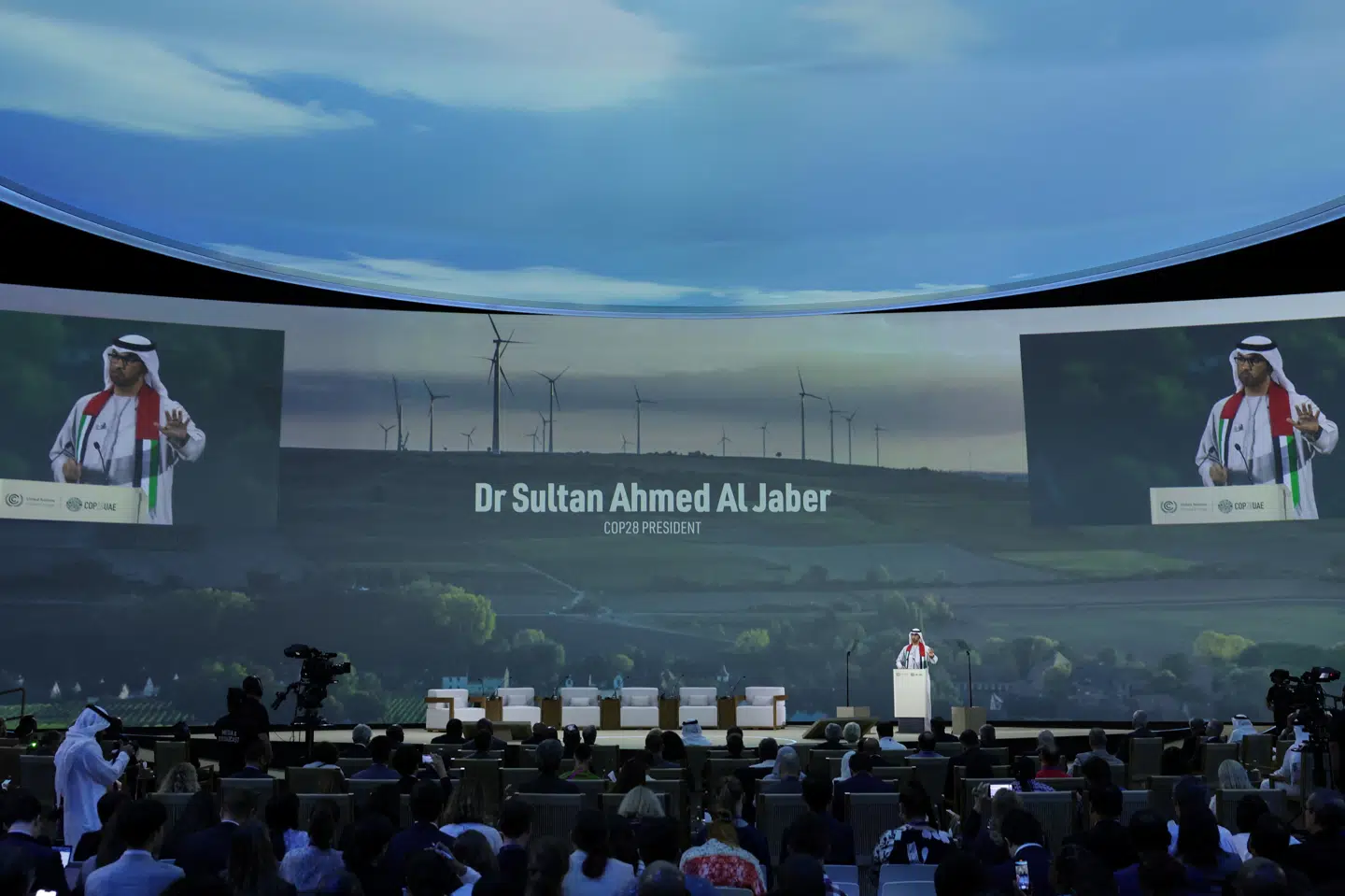 117 lande har lørdag underskrevet en aftale om at tredoble verdens kapacitet til vedvarende energi inden udgangen af 2030. Det oplyser formand Sultan Al Jaber fra værtslandet De Arabiske Emirater på FN's klimatopmøde COP28.