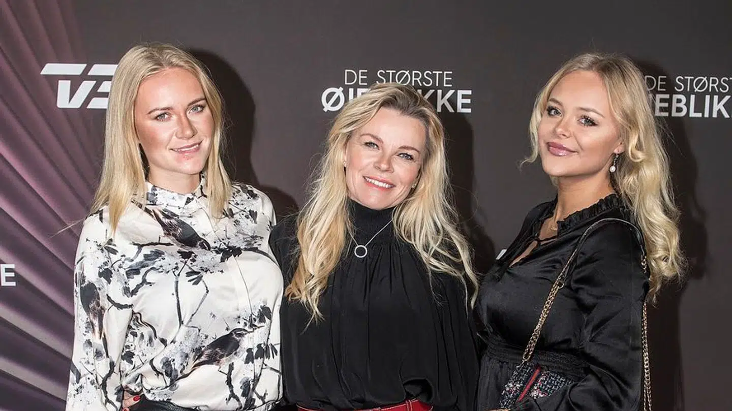Katerina Pitzner bekræftede lørdag, at hendes datter Elvira Pitzner (th) var afhørt af politiet i Dubai. Til venstre: Thalia Pitzner.