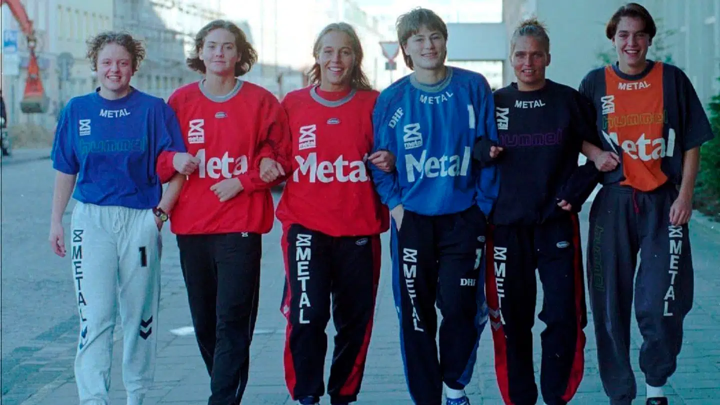 Lone Mathiesen (nr. 2 fra højre) var med til at vinde guld ved VM i 1997.