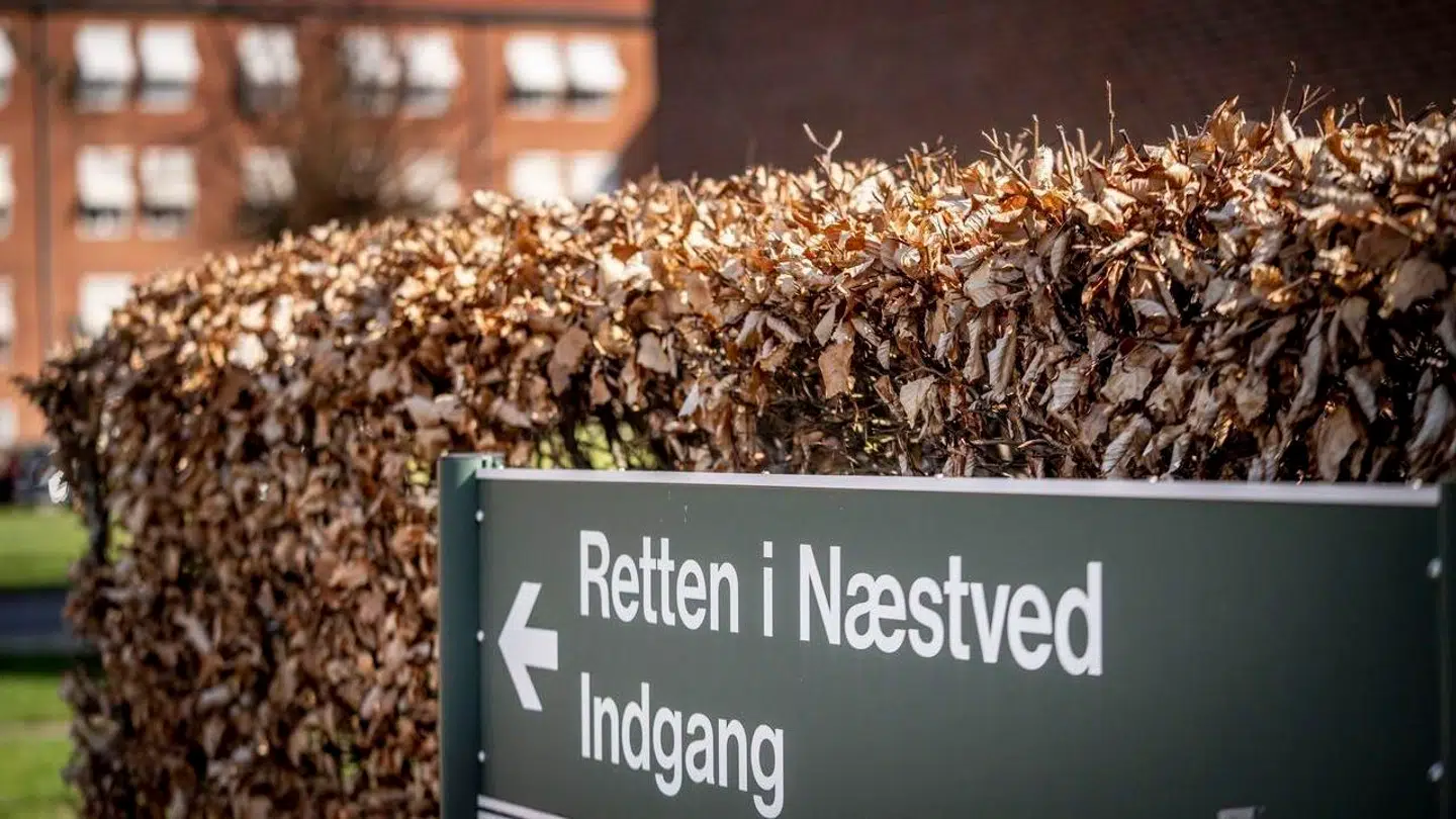 Sagen, hvor den 24-årige ventes at tilstå, skal køre ved Retten i Næstved.